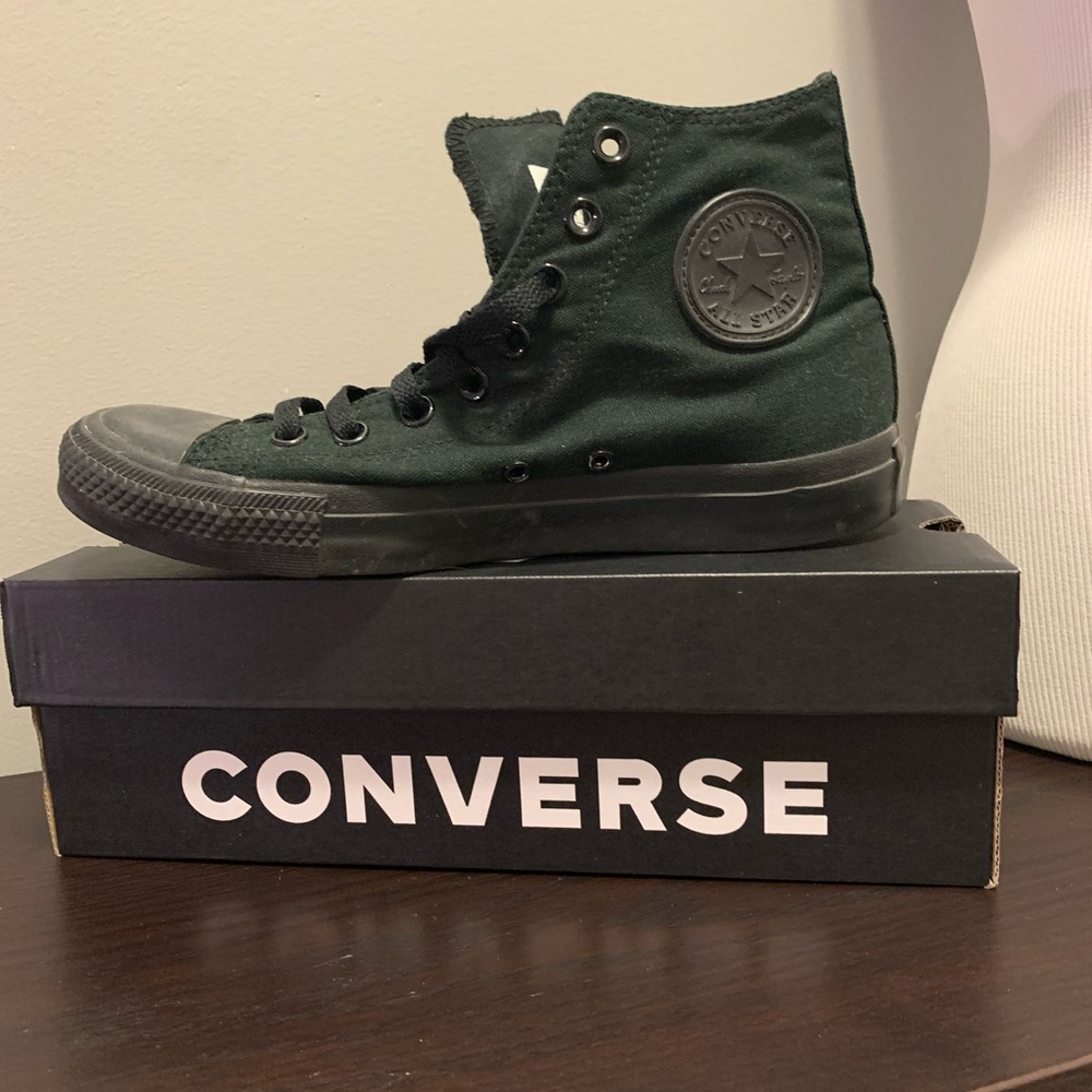 Converse high top ladies size 9 men’s 7.